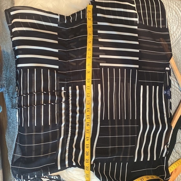 Chaps drawstring waist three-quarter sleeve black and white top - Picture 5 of 6